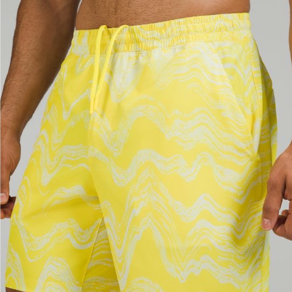 Lululemon Athletica Yellow Wave Athletic Shorts Large